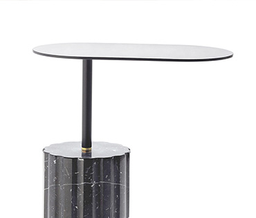 Column side table marquina XL